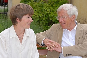 Dr. Maiken Winter im Gespräch mit dem Journalisten, Autor und Ökologen Dr. Franz Alt Dr. Maiken Winter im Gespräch mit dem Journalisten, Autor und Ökologen Dr. Franz Alt