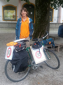 Maiken Winter bei der ÖDP-Radtour im Wahlkreis Weilheim - Garmisch