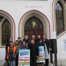 Hier der Murnauer Bürgermeister und ÖDP-Kreisvorsitzende Rolf Beuting mit prominenten lokalen Unterstützern.